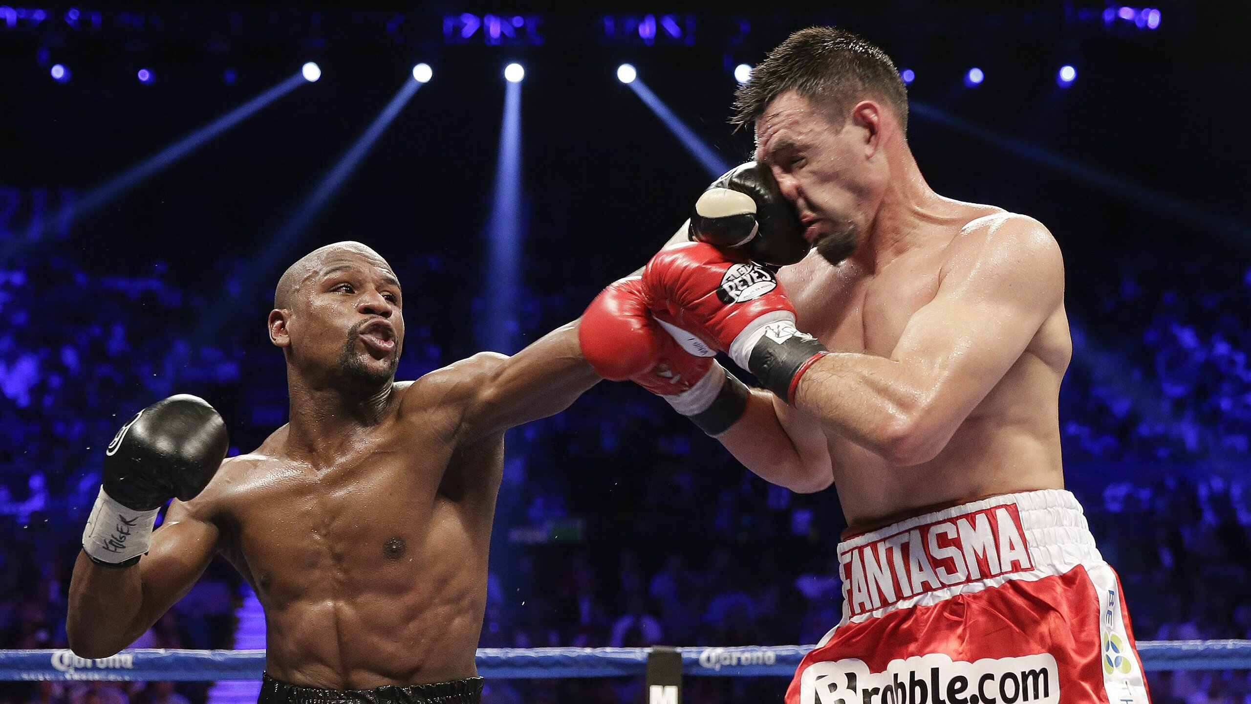 LEYU SPORTS中国官方网站-塞维利亚连续制造禁区混乱抢占先机，塞维利亚吧